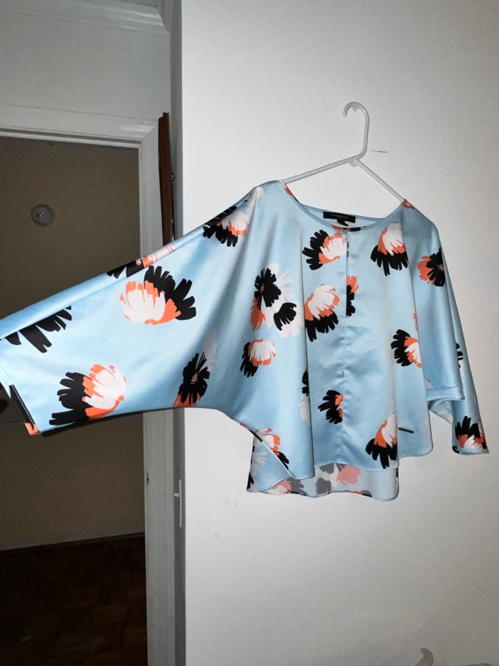 Light Blue Floral Satin Blouse - Marc New York (Andrew Marc) Brand Wmns Size M - Picture 2 of 11